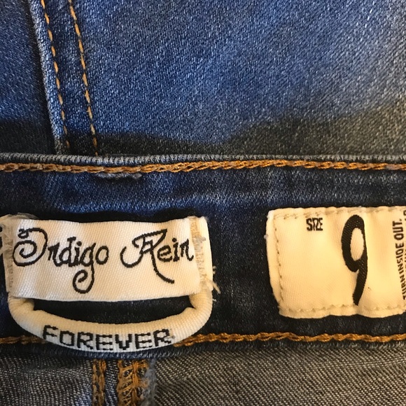 Indigo Rein Jean Shorts - Picture 6 of 7